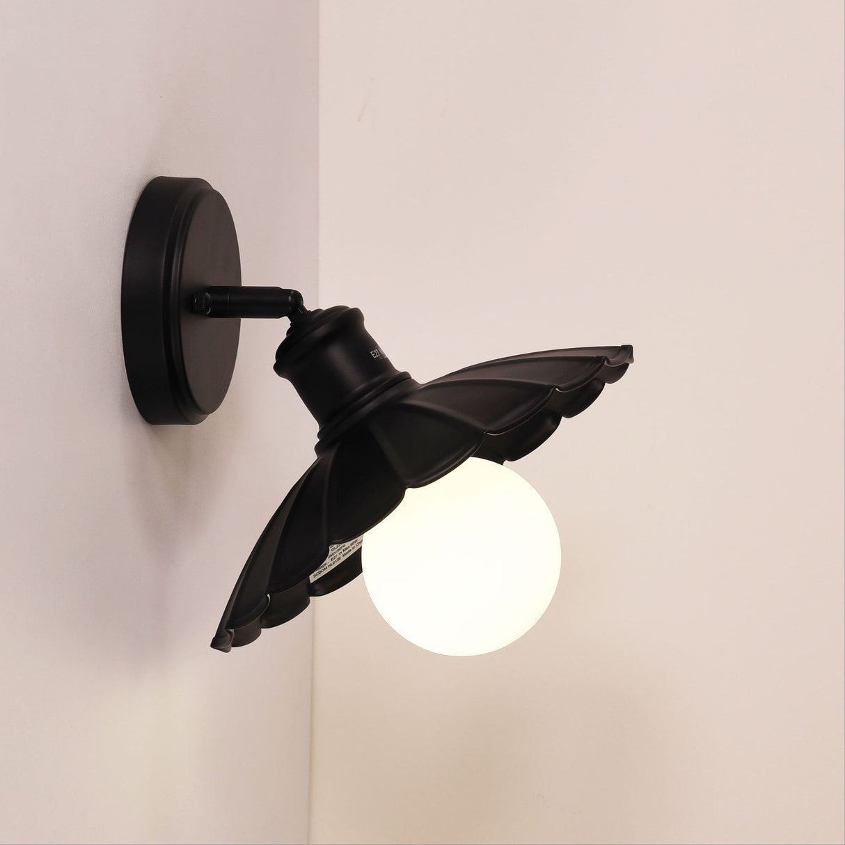 Oriel Brolli.25 25cm Pleated Metal Shade