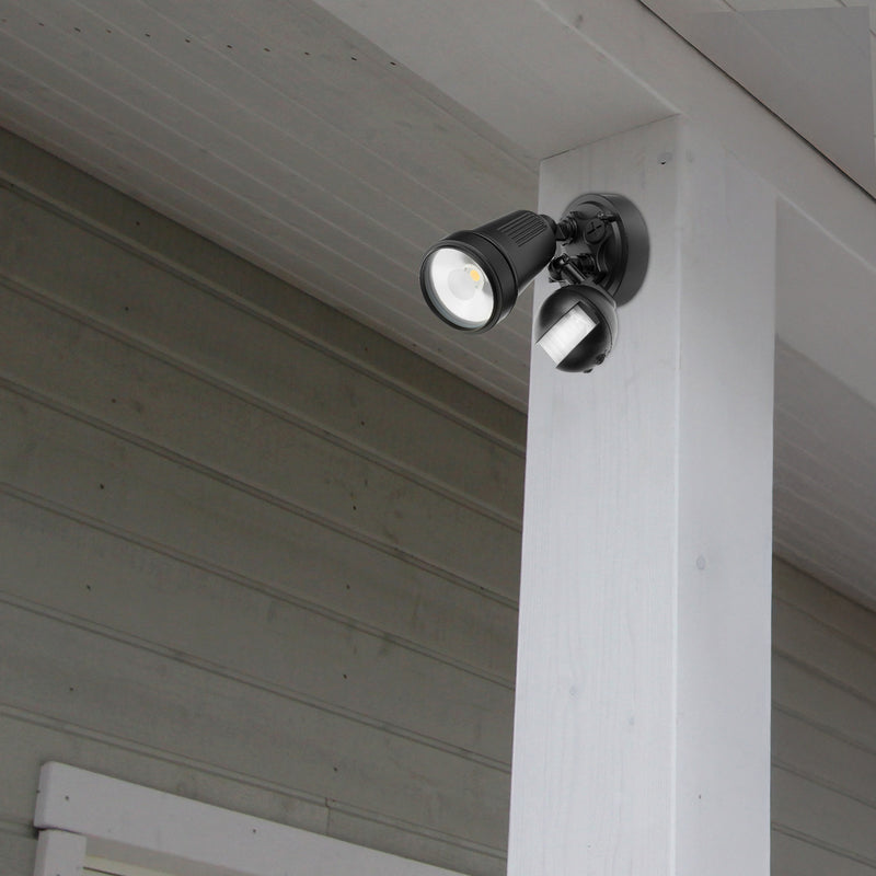 Brilliant Hunter III LED Single Light Floodlight with Sensor