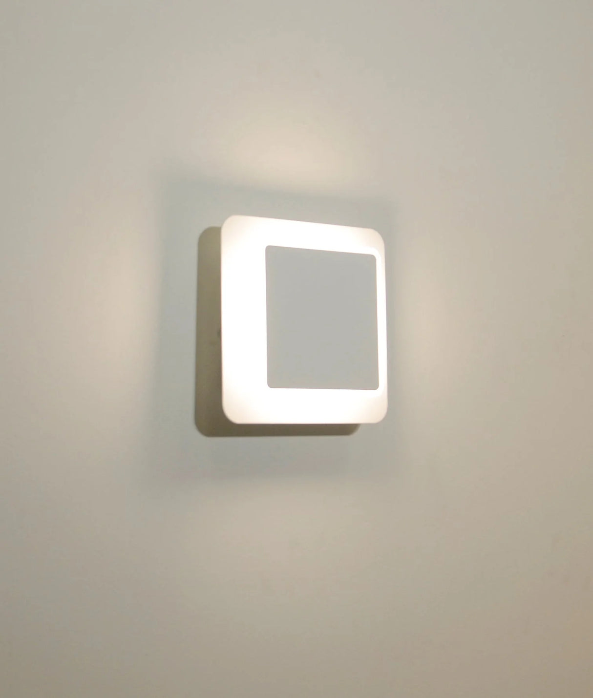 CLA LIMA City Series LED Tri-CCT Interior Rotatable Dimmable Wall Light
