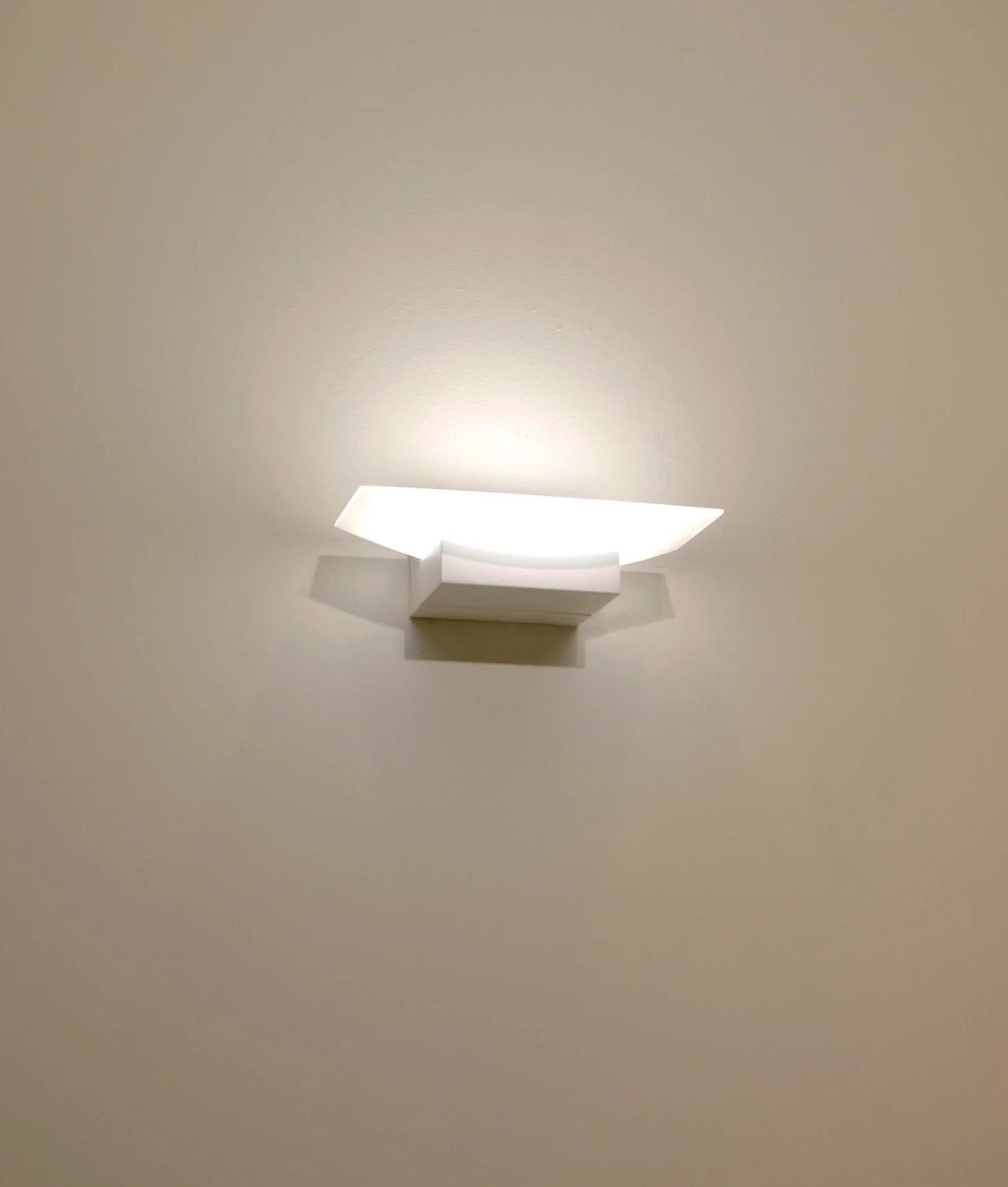 CLA NAGOYA City Series LED Tri-CCT Interior Curved Up/Down Dimmable Wall Light