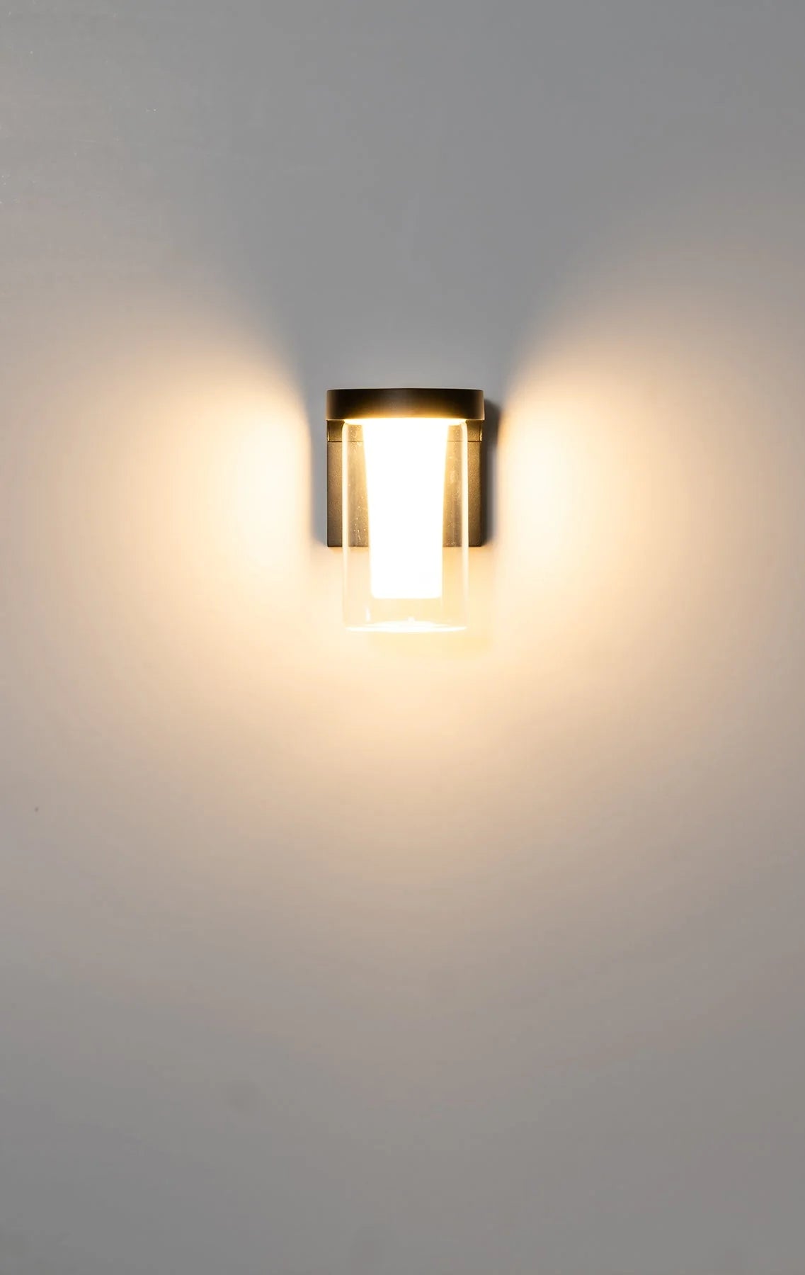 Aluminium Otaner LED Wall Light With 180 Degree Beam