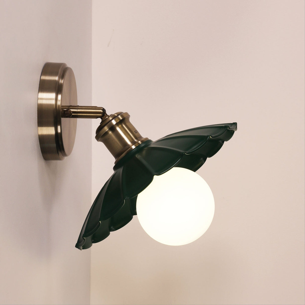 Oriel Brolli.25 25cm Pleated Metal Shade