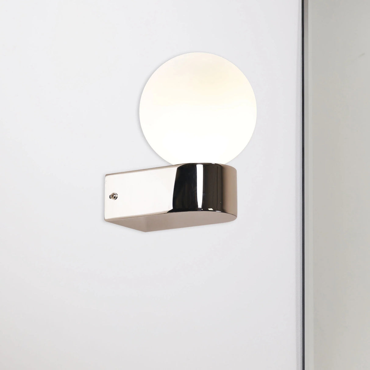 Oriel Minne IP44 Wall Light