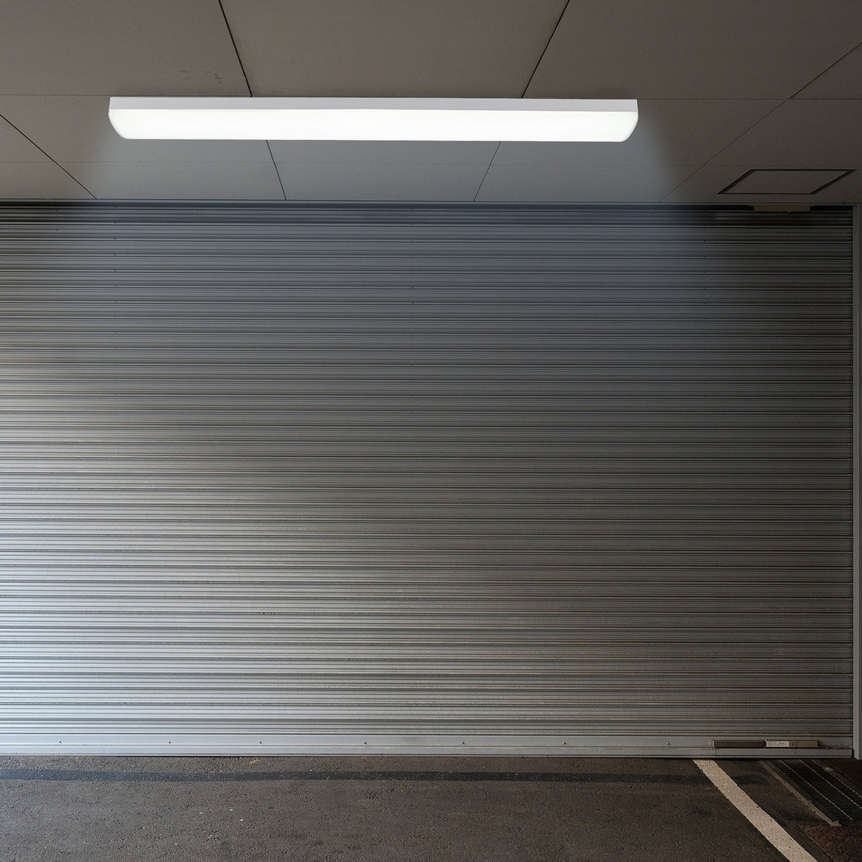 Brilliant Halton Wide 22W/40W Cct Batten White