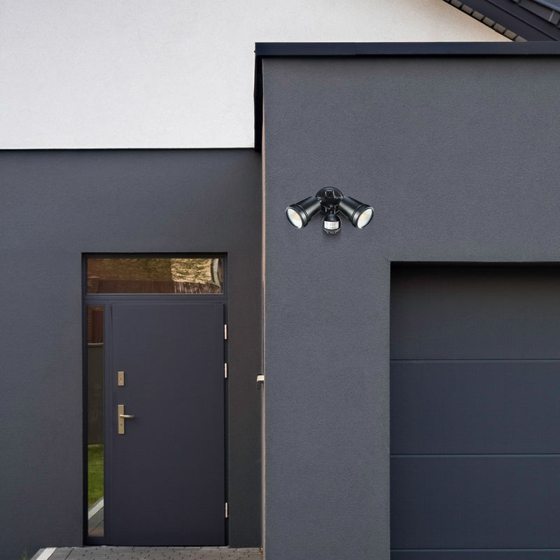 Brilliant Hunter lII LED Twin Light Floodlight with Sensor