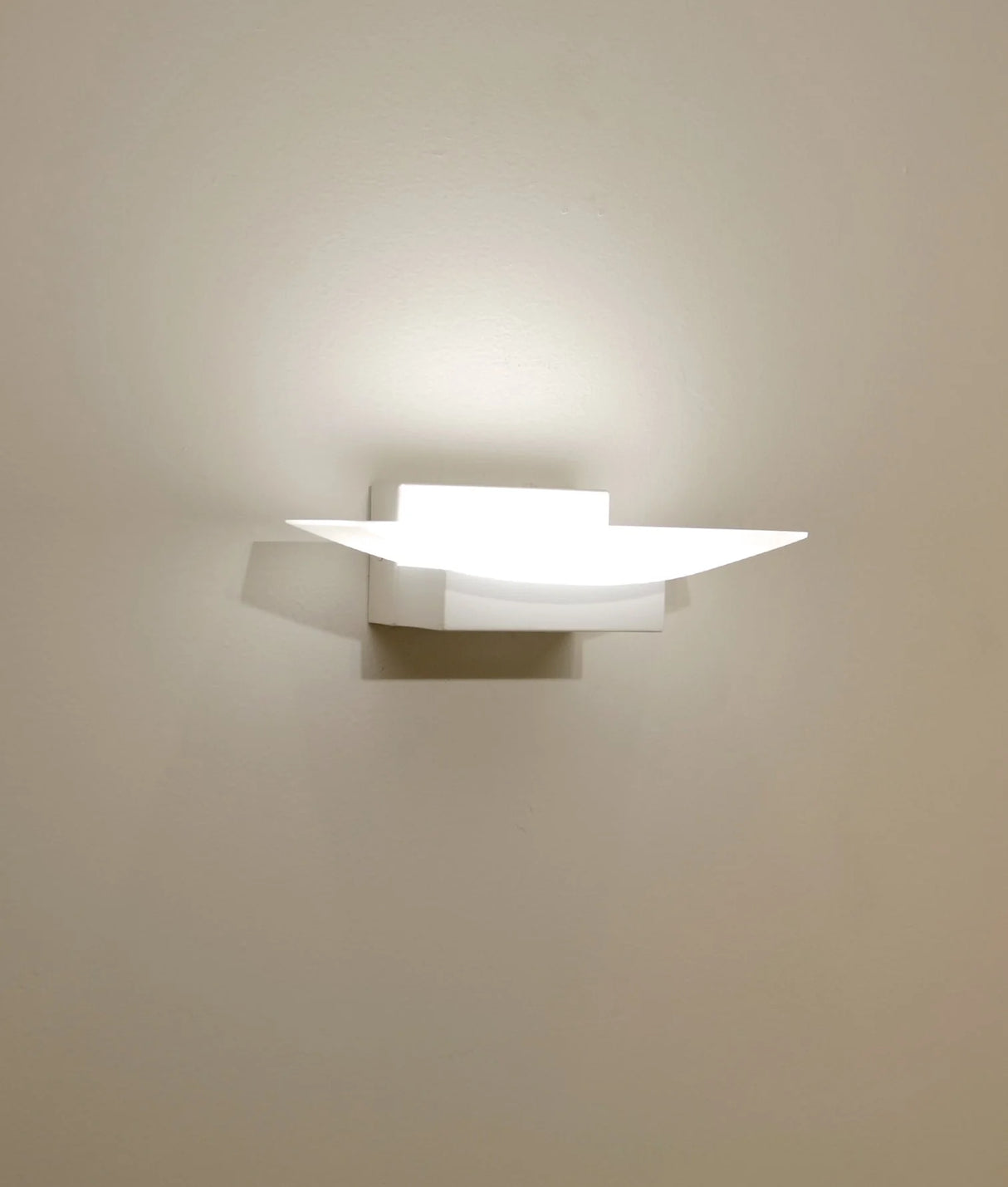 CLA NAGOYA City Series LED Tri-CCT Interior Curved Up/Down Dimmable Wall Light