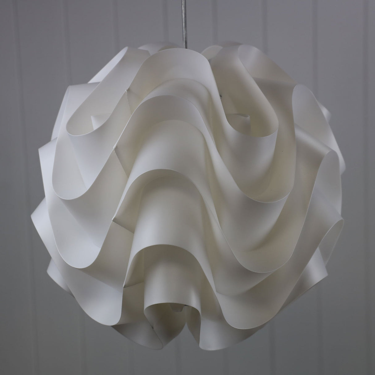 Oriel Lighting CHIC 43 Acrylic Retro Pendant White